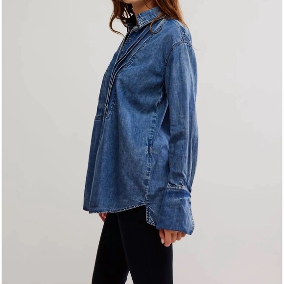 Free People We The Free After Hours Denim Top Montauk Wash Size XS NWT Oversized - Picture 2 of 11